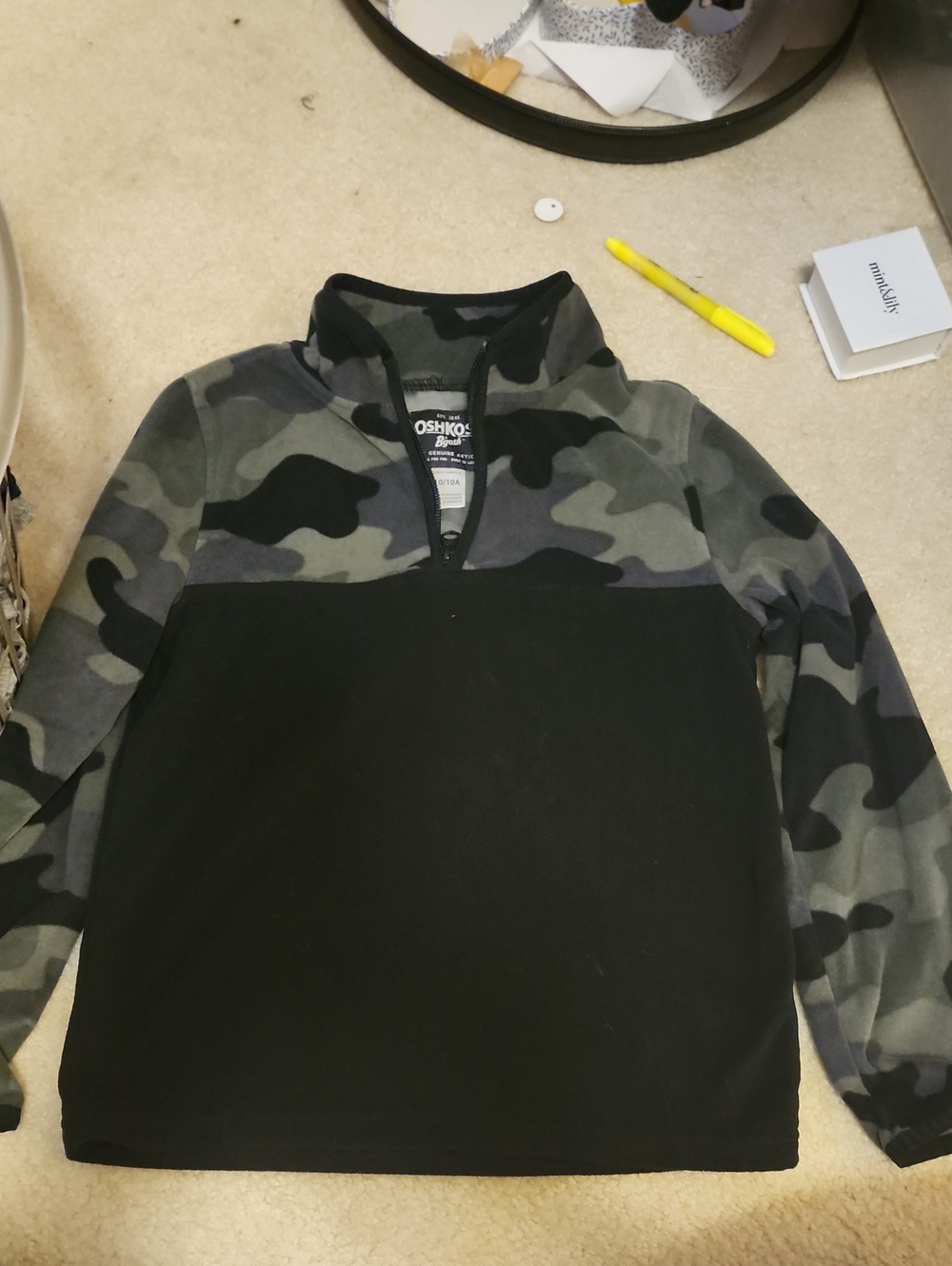 Sz 10 OshKosh B'gosh Black Body with Green Camo Zip-Up Fleece Pullover Sweater